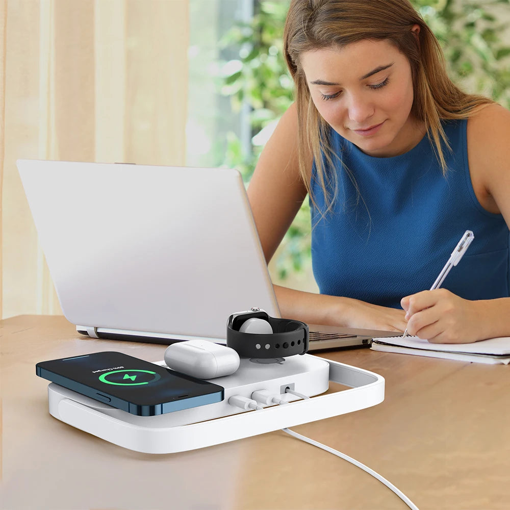 L’Arche Lumineuse : Station de charge 3-en-1.