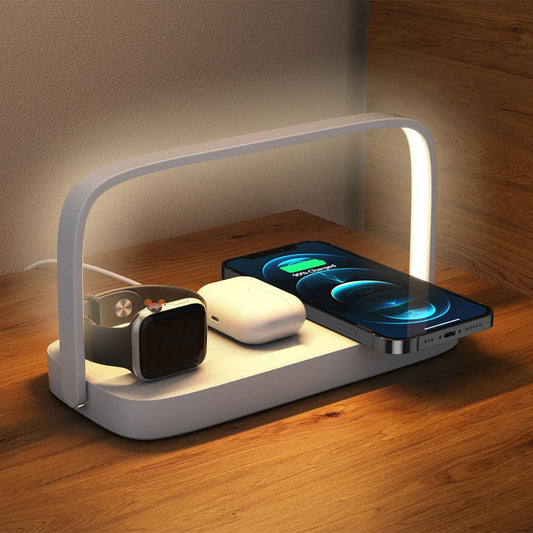 L’Arche Lumineuse : Station de charge 3-en-1.