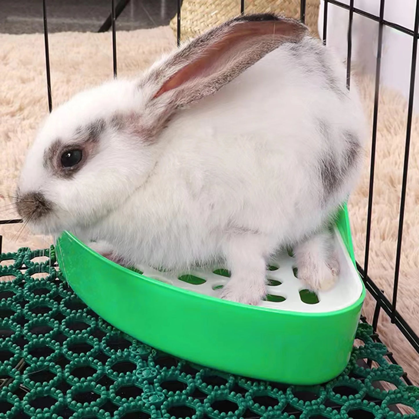 Bunny Litter Box Pet Toilet Triangle Potty Trainer Corner Litter Bedding Box For Rabbit Bunny Guinea Pig Ferrets Chinchilla